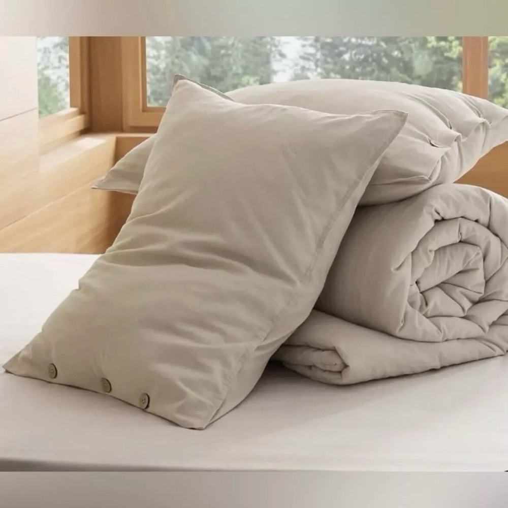 Bedsure Set of 2 Tan Duvet Pillow Cover Cases, Wood Buttons, Linen Blend 20 x 37